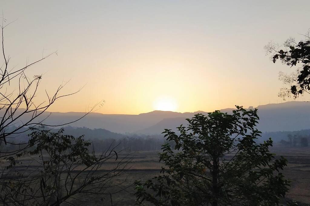 Karjat Villa Luaran gambar