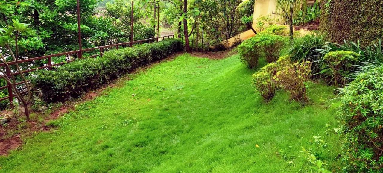 Karjat Villa Luaran gambar