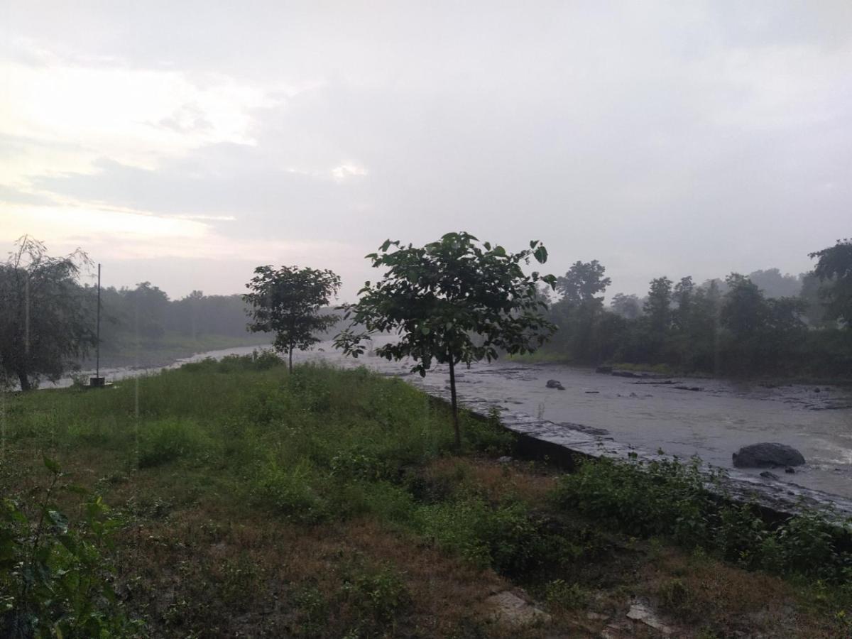 Karjat Villa Luaran gambar